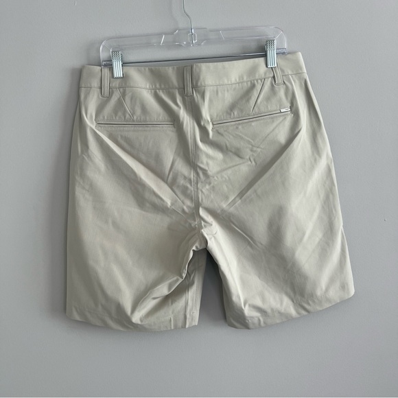 Vuori Meta Shorts 8.5 Beige Khaki Men's Size 33 Waist - Picture 5 of 6